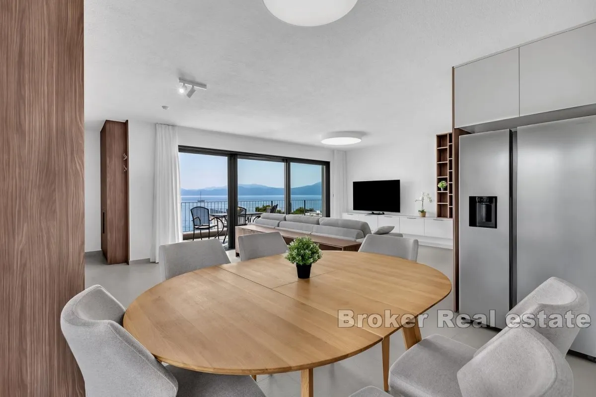 luksuzni apartman u prvom redu do mora - slika 6