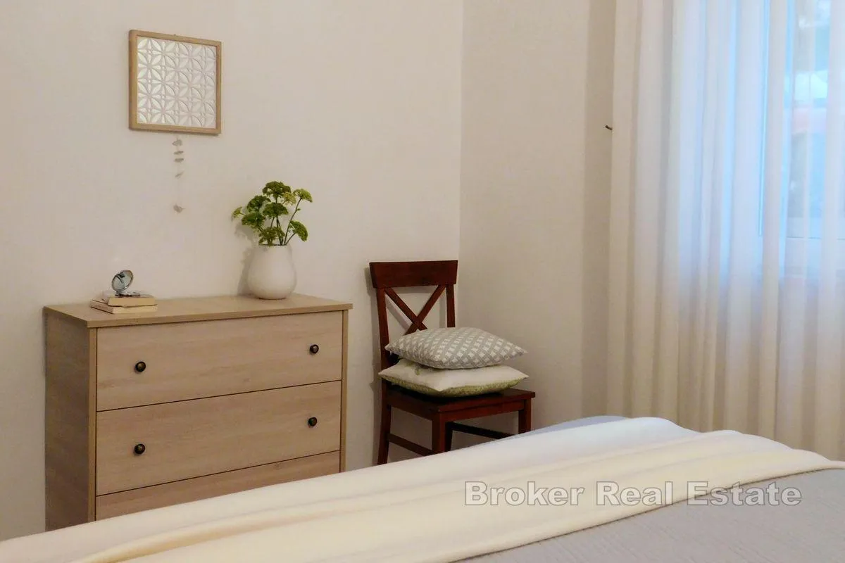 samostojeća apartmanska kuća blizu plaže - slika 10