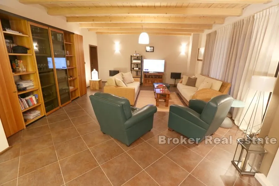 moderna vila s bazenom - slika 7