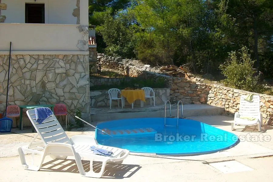 samostojeća kuća s bazenom, na prodaju - slika 4