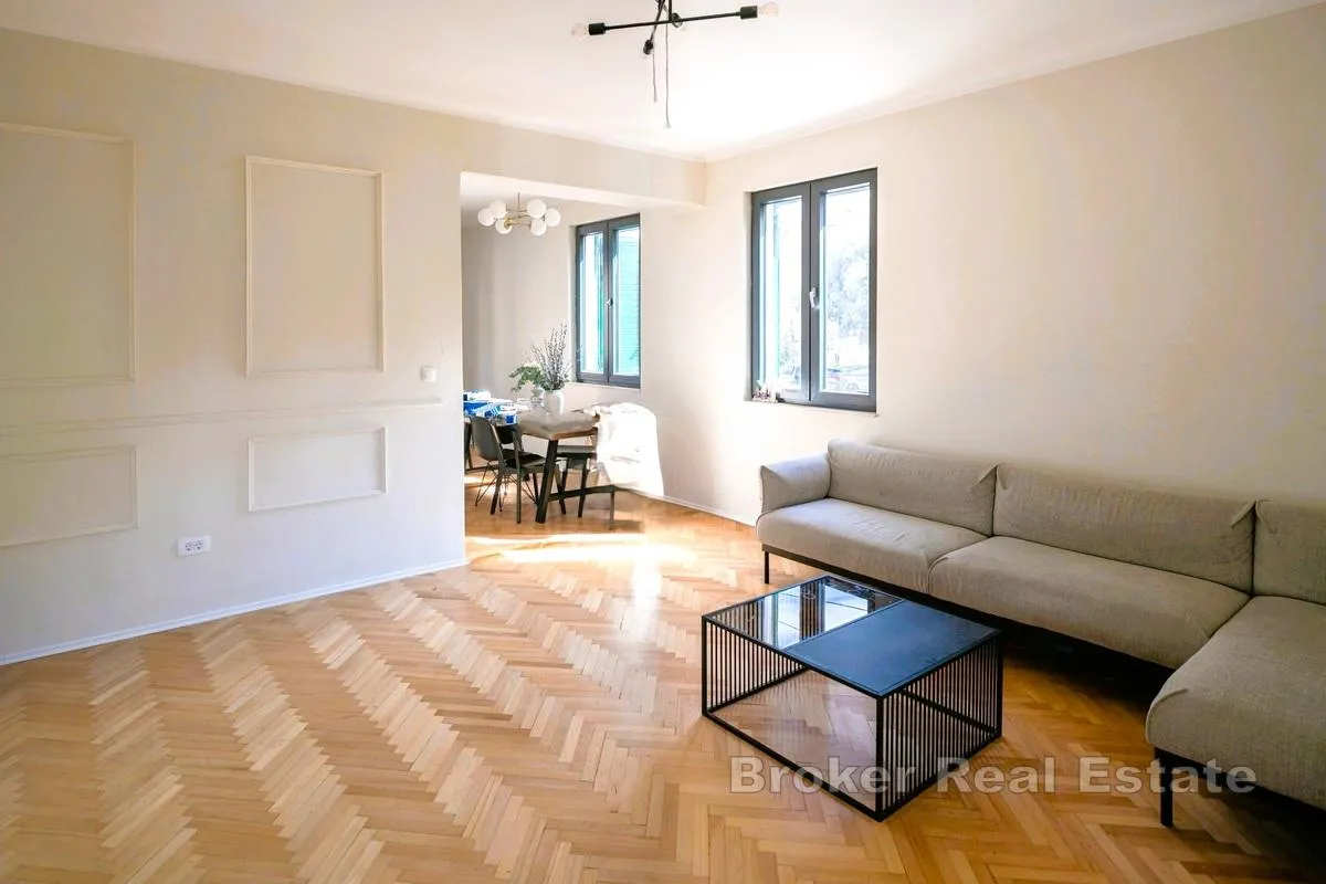 komforan trosoban stan - blizina centra - slika 5