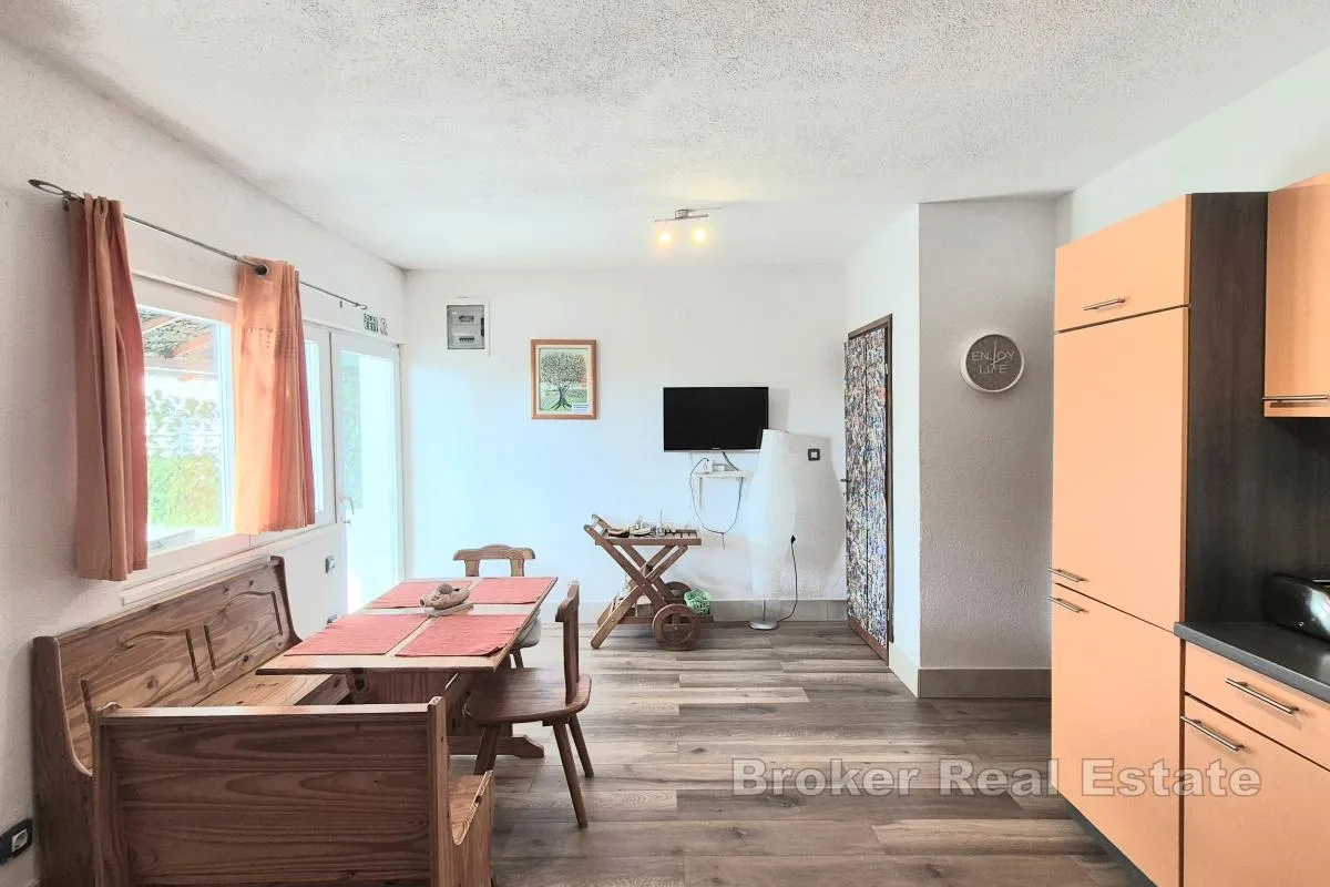 samostojeća kuća blizu mora - slika 8