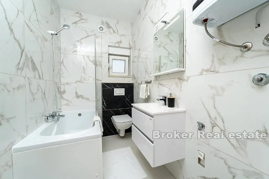 moderna nekretnina s tri apartmana - slika 13