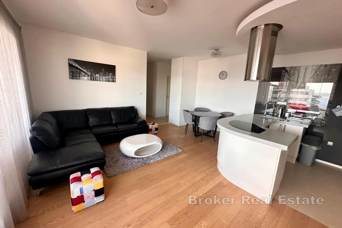 penthouse u neposrednoj blizini mora - slika 4