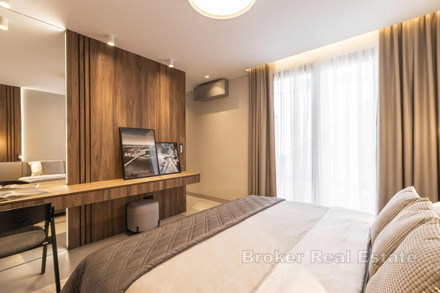 izuzetan dvoetažni penthouse - slika 15