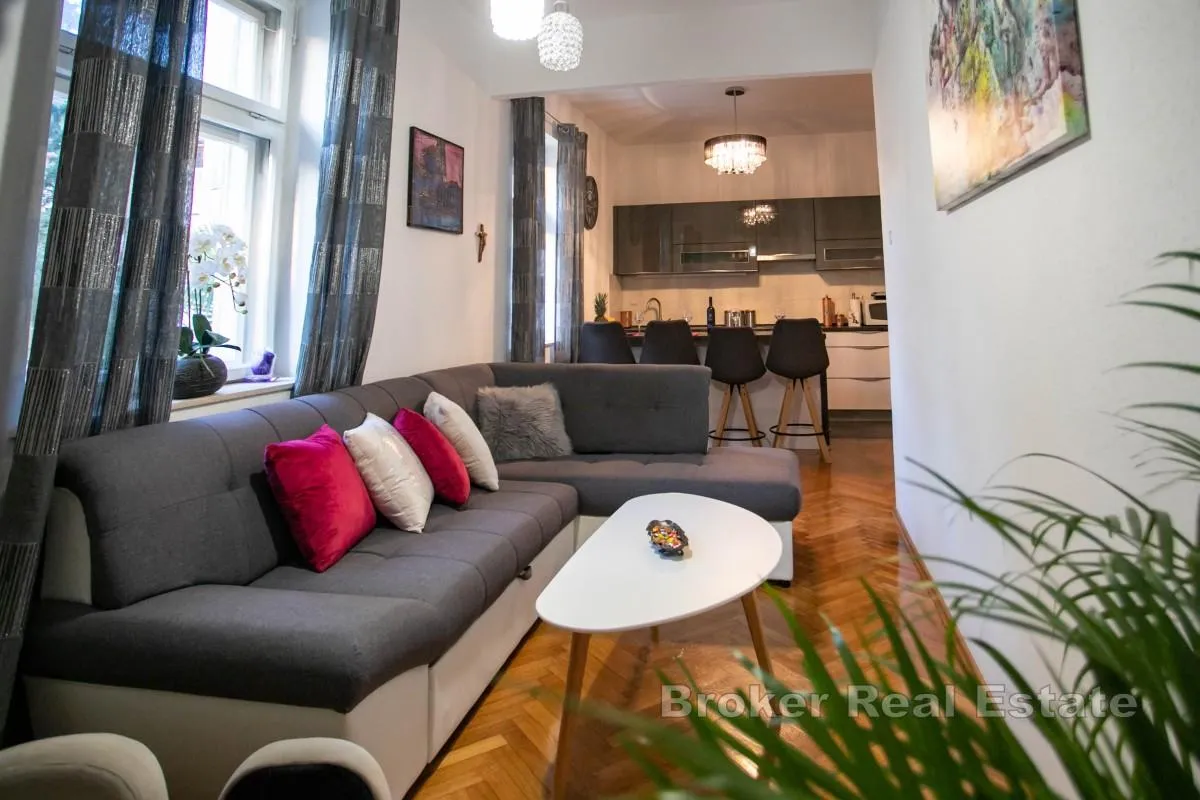 dvosoban apartman sa garažom i dvorom u blizini centra - slika 7