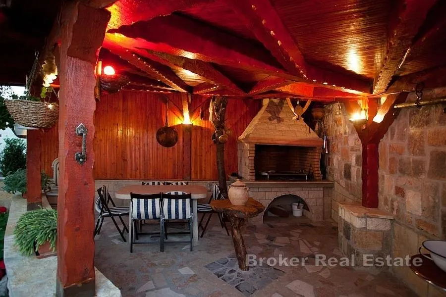 apartmanska kuća s pogledom na more - slika 7