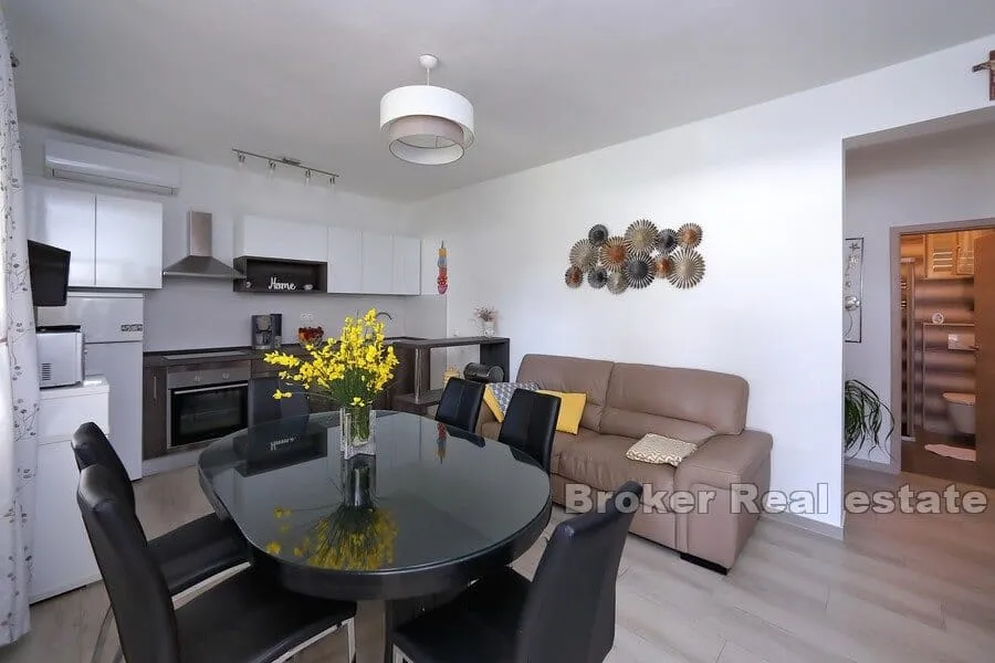 apartmanska vila prvi red do mora - slika 10