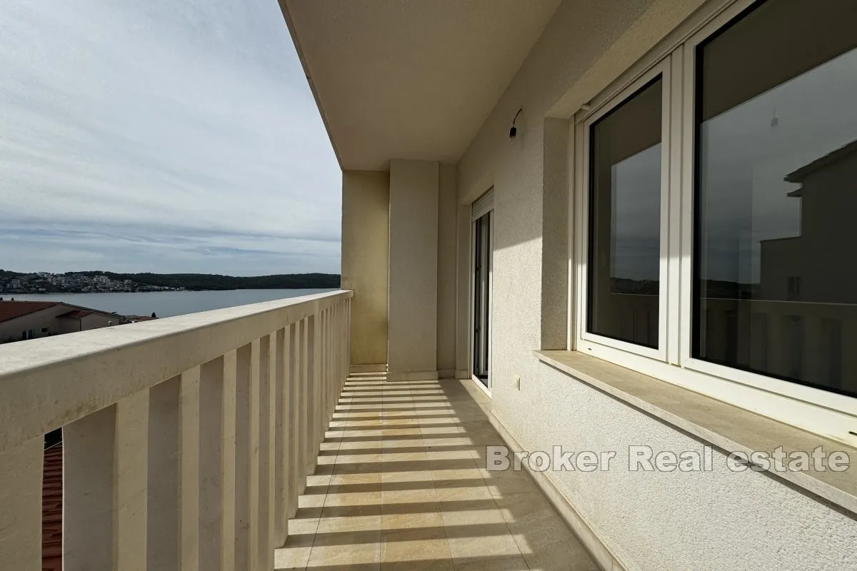 Trosoban apartman s pogledom na more - Žedno, Trogir