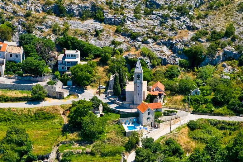 vila s bazenom, za najam - slika 2