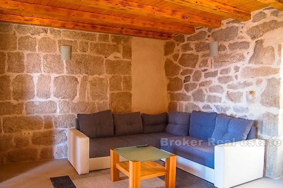 renovirana kamena kuća, na prodaju - slika 6