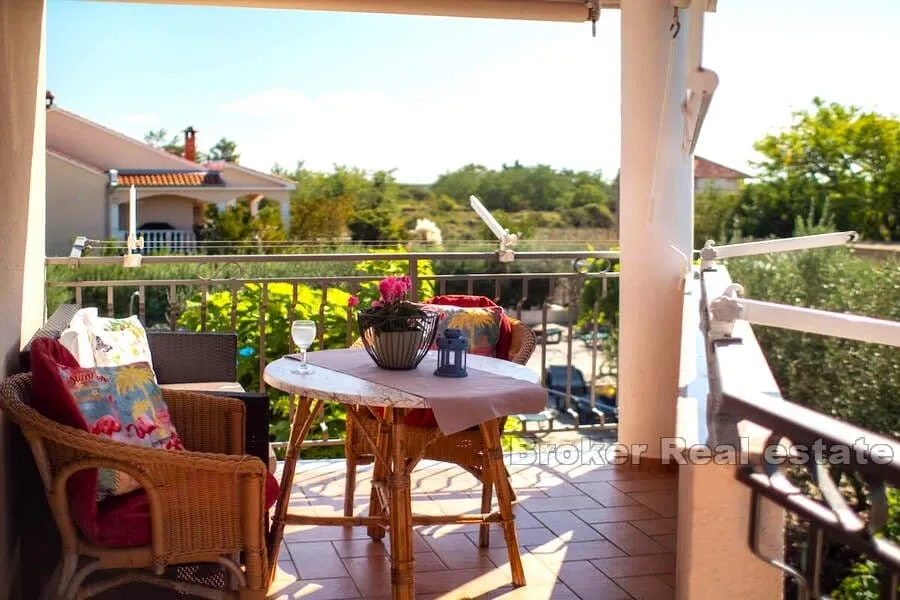 apartmanska vila s bazenom - slika 16
