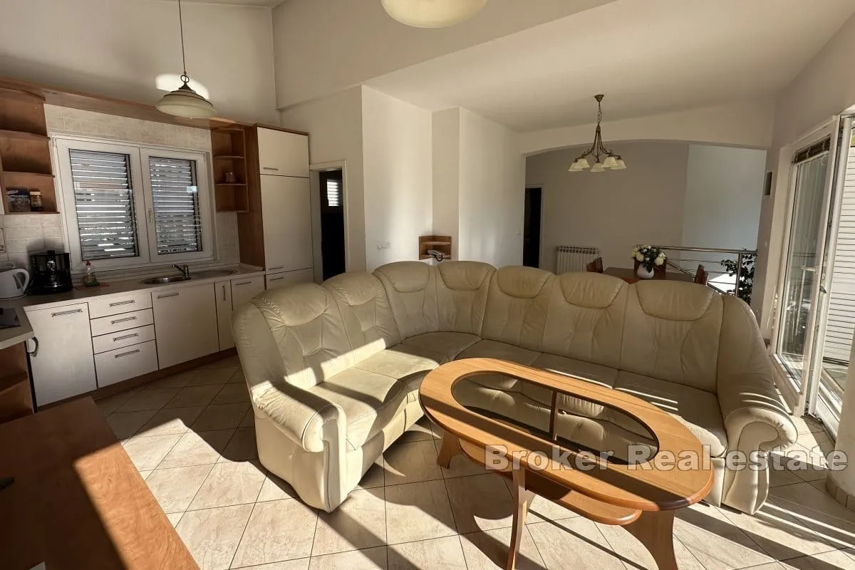 apartmanska kuća u prvom redu do mora - slika 6