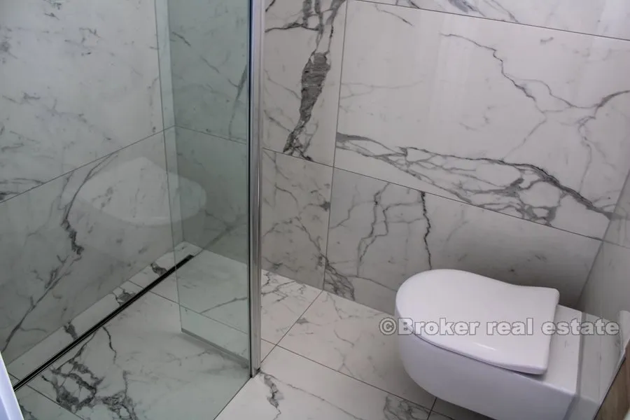 dvoetažan penthouse, dugoročni najam - slika 17
