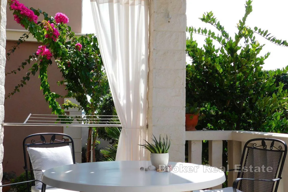 samostojeća apartmanska kuća blizu plaže - slika 6