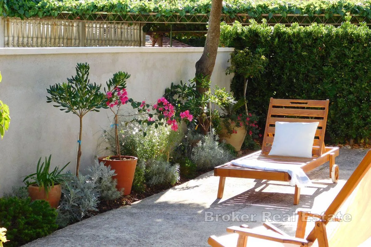 samostojeća apartmanska kuća blizu plaže - slika 13