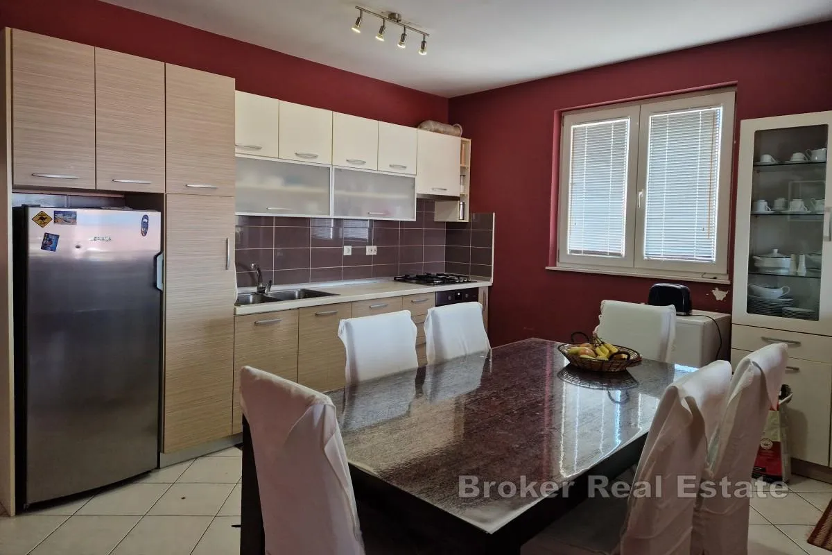 apartmanska kuća s pogledom na more - slika 7