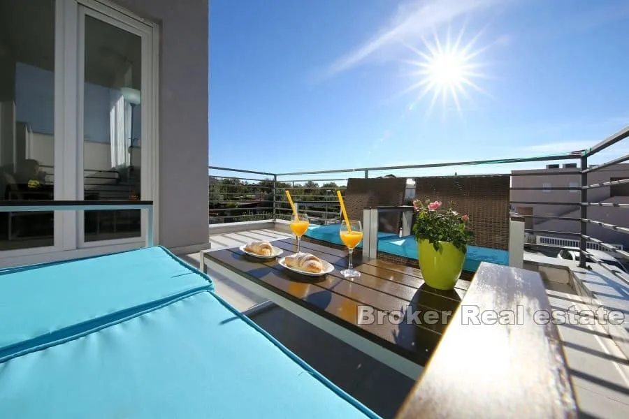apartmanska kuća u blizini mora - slika 19
