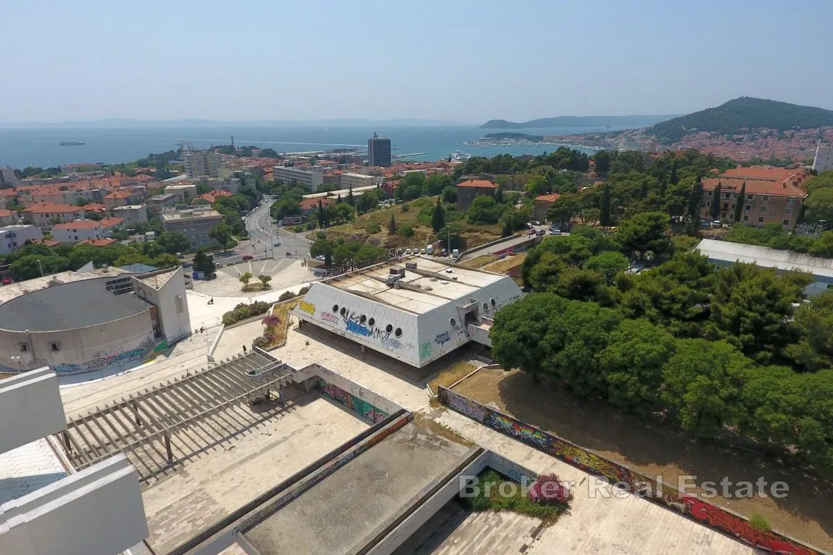 vrhunski prostor sa prostranom terasom za kompletnu renovaciju - slika 3