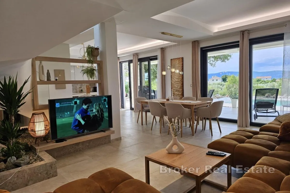 moderna vila s bazenom na mirnoj lokaciji - slika 4