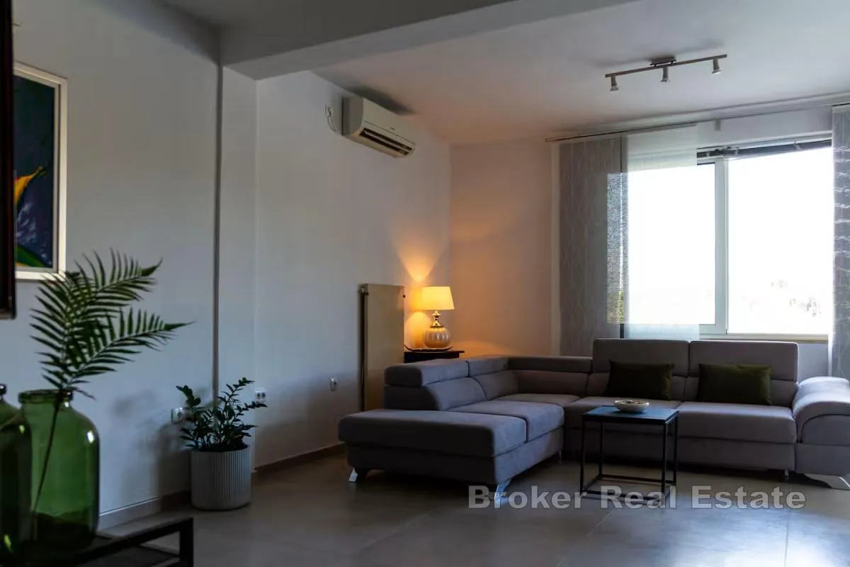 mediteranska vila u kamenu - luksuz na korak do mora - slika 3