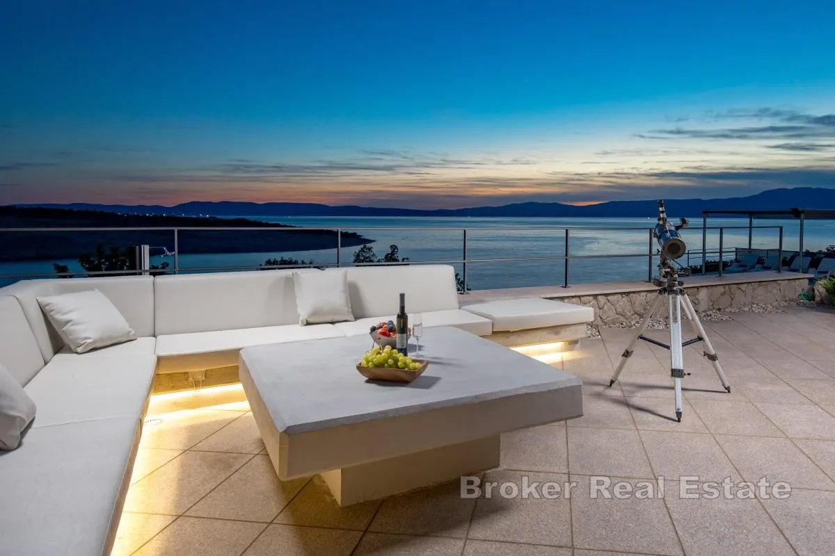 veličanstvena vila sa spektakularnim pogledom na more - slika 20