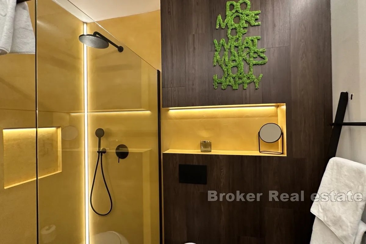 jedinstvena apartmanska vila s pogledom na more - slika 12