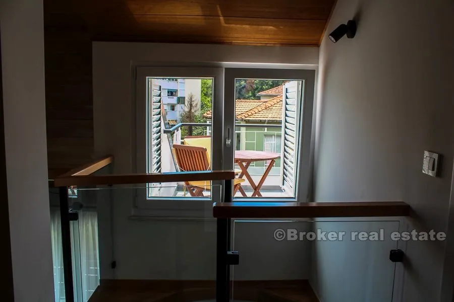 dvoetažan penthouse, dugoročni najam - slika 16