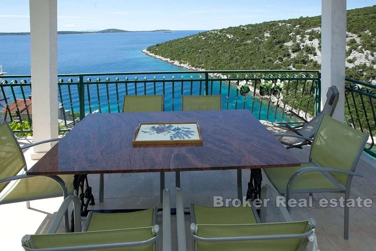 Apartmanska kuća drugi red od mora s otvorenim pogledom na more - Marina