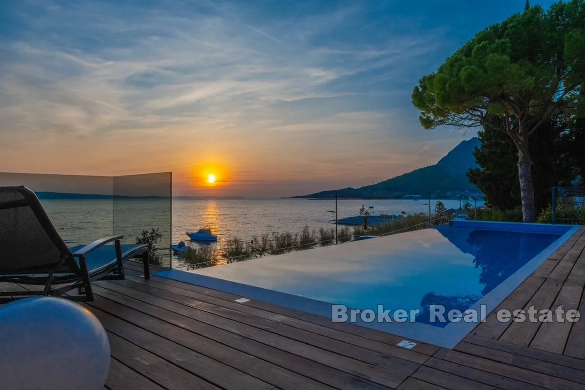 atraktivan apartman s pogledom na more - slika 9