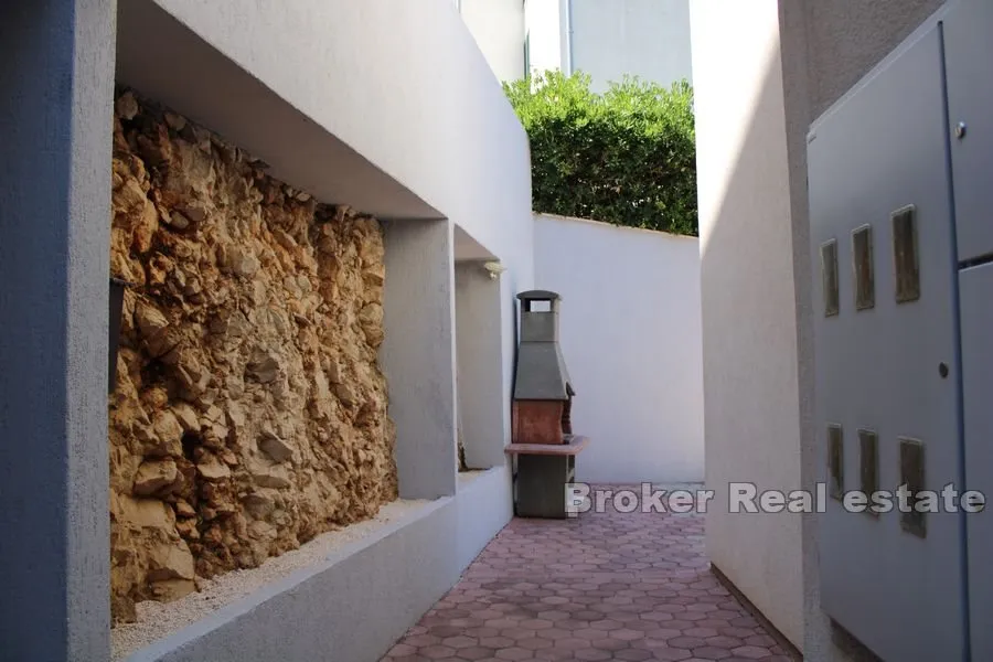 apartmanska kuća s pogledom na more - slika 9