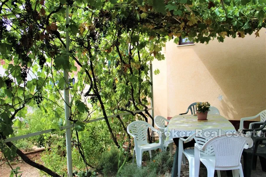 apartmanska kuća s pogledom na more - slika 9