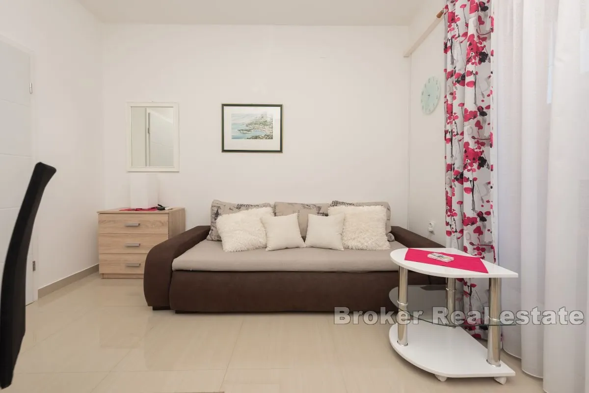 kuća sa šest apartmana blizu mora - slika 12