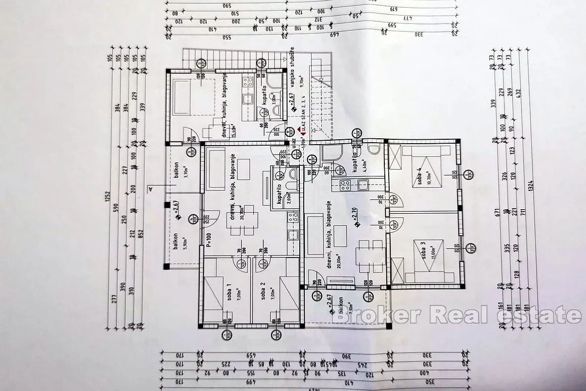 funkcionalna nekretnina sa 3 apartmana - slika 18