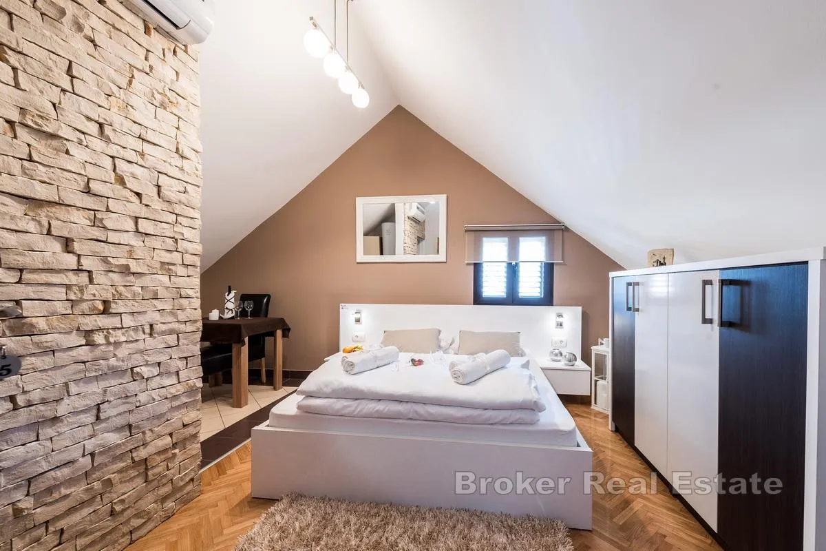 aparthotel u centru grada - slika 3