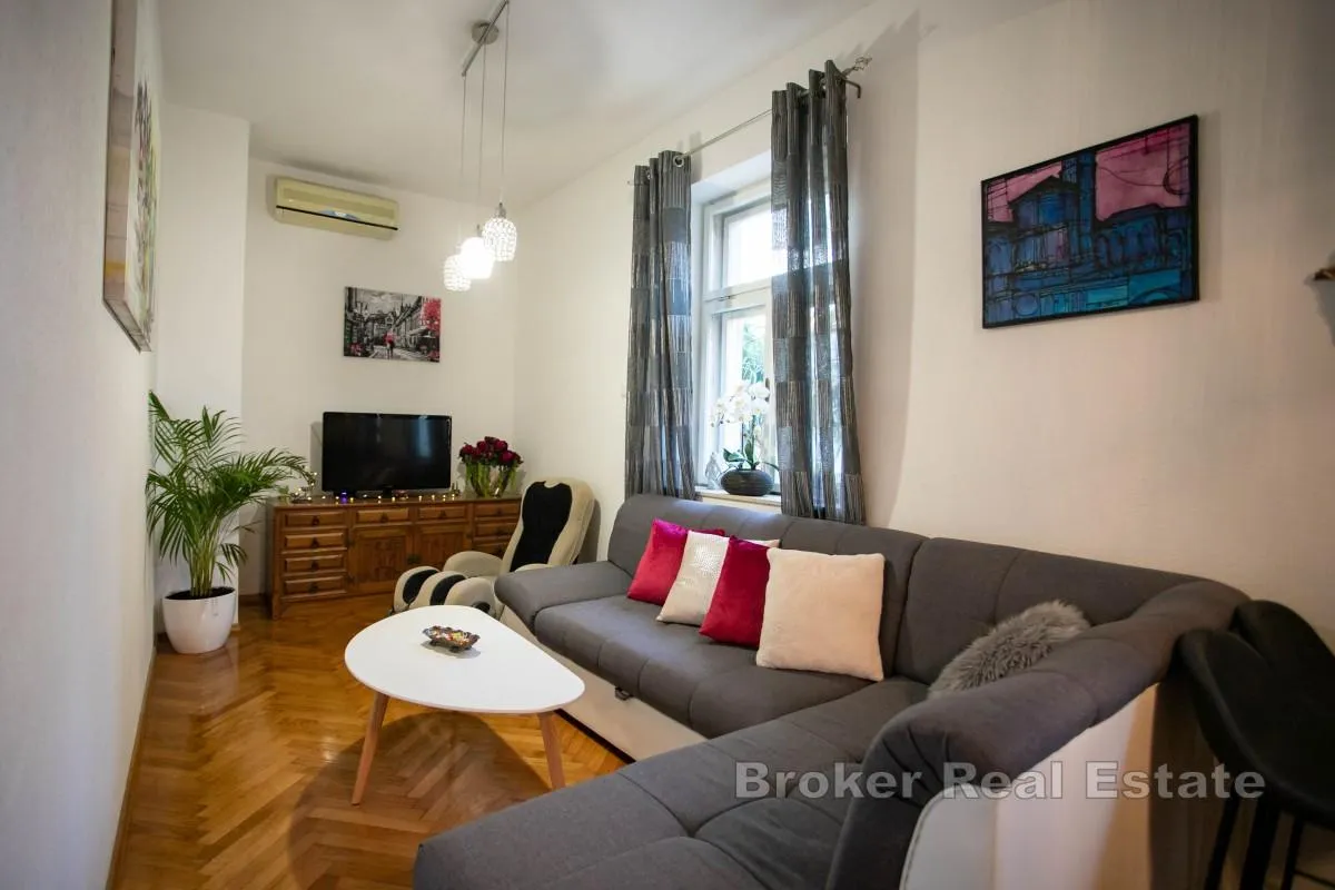 dvosoban apartman sa garažom i dvorom u blizini centra - slika 5