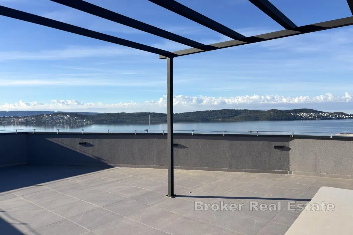 moderan penthouse s krovnom terasom i panoramskim pogledom na more - slika 19