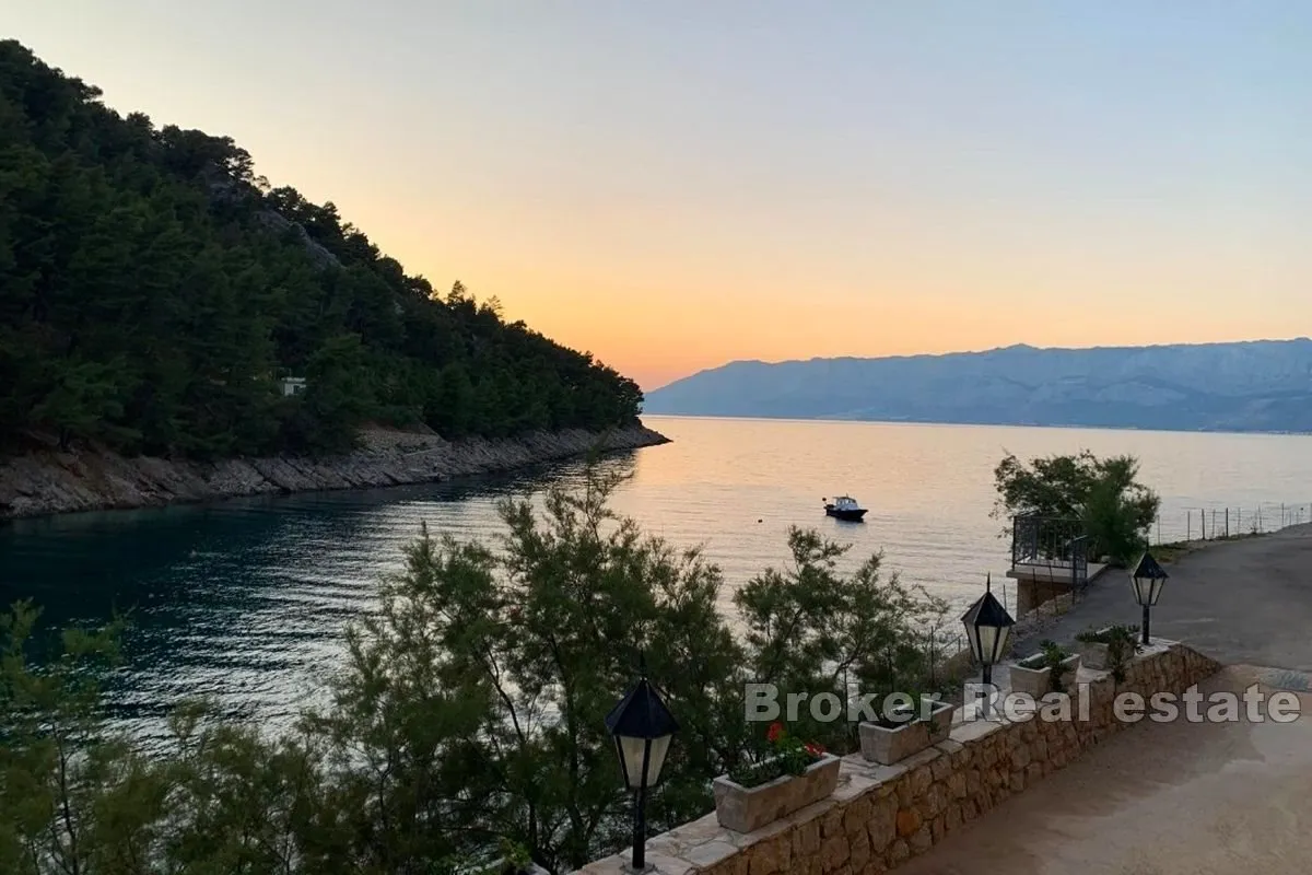 apartmanska kuća prvi red do mora - slika 8