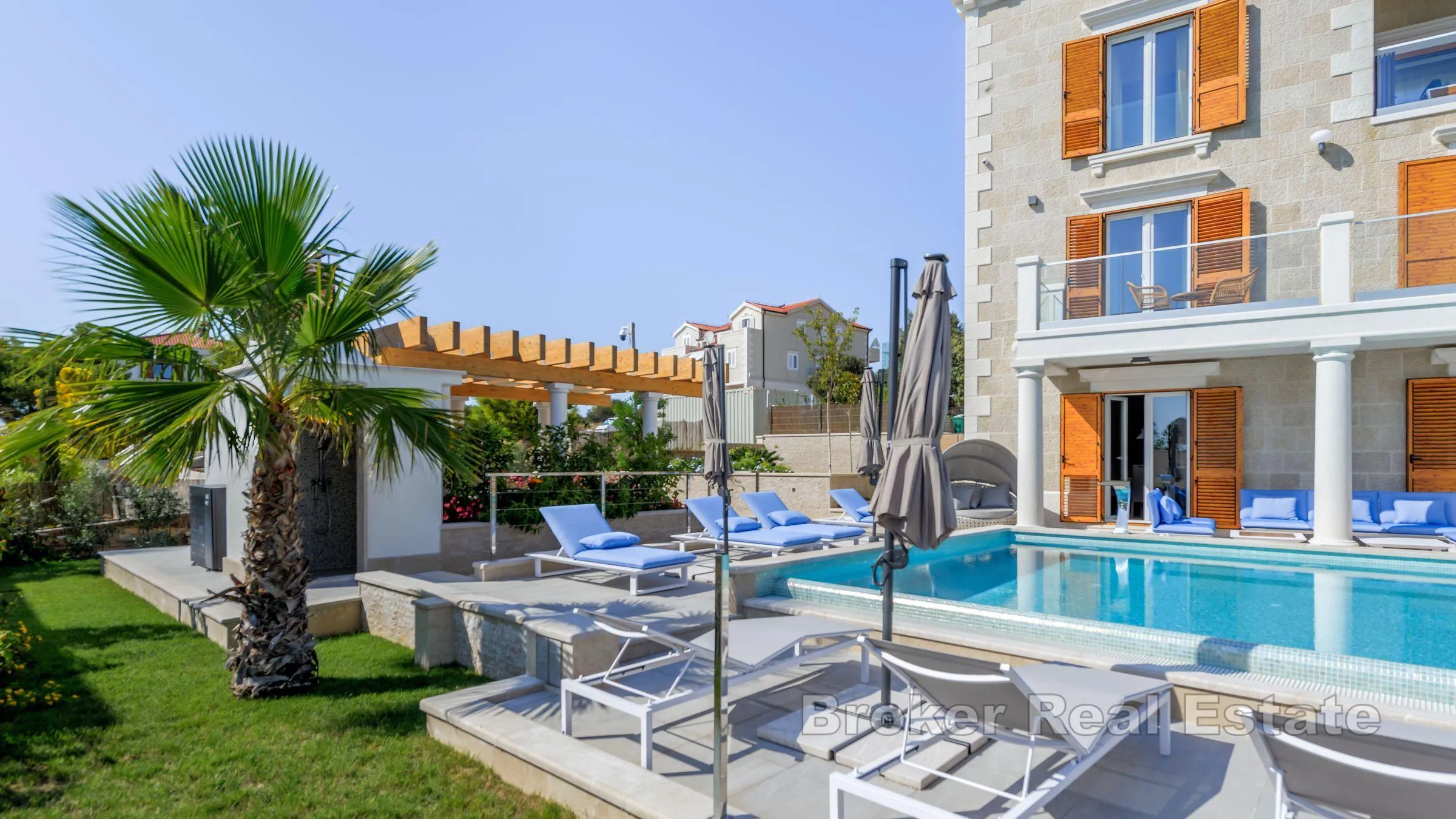 novoizgrađena kamena vila s pogledom na more - slika 4