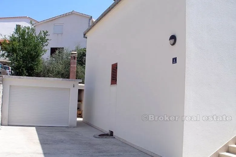 samostojeća kuća s vrtom, na prodaju - slika 8