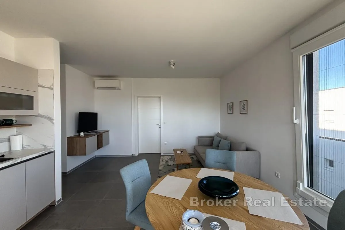 penthouse stan s pogledom na more i krovnom terasom - slika 4