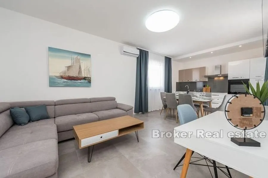 atraktivan resort s ukupno 9 vila s bazenom - slika 6