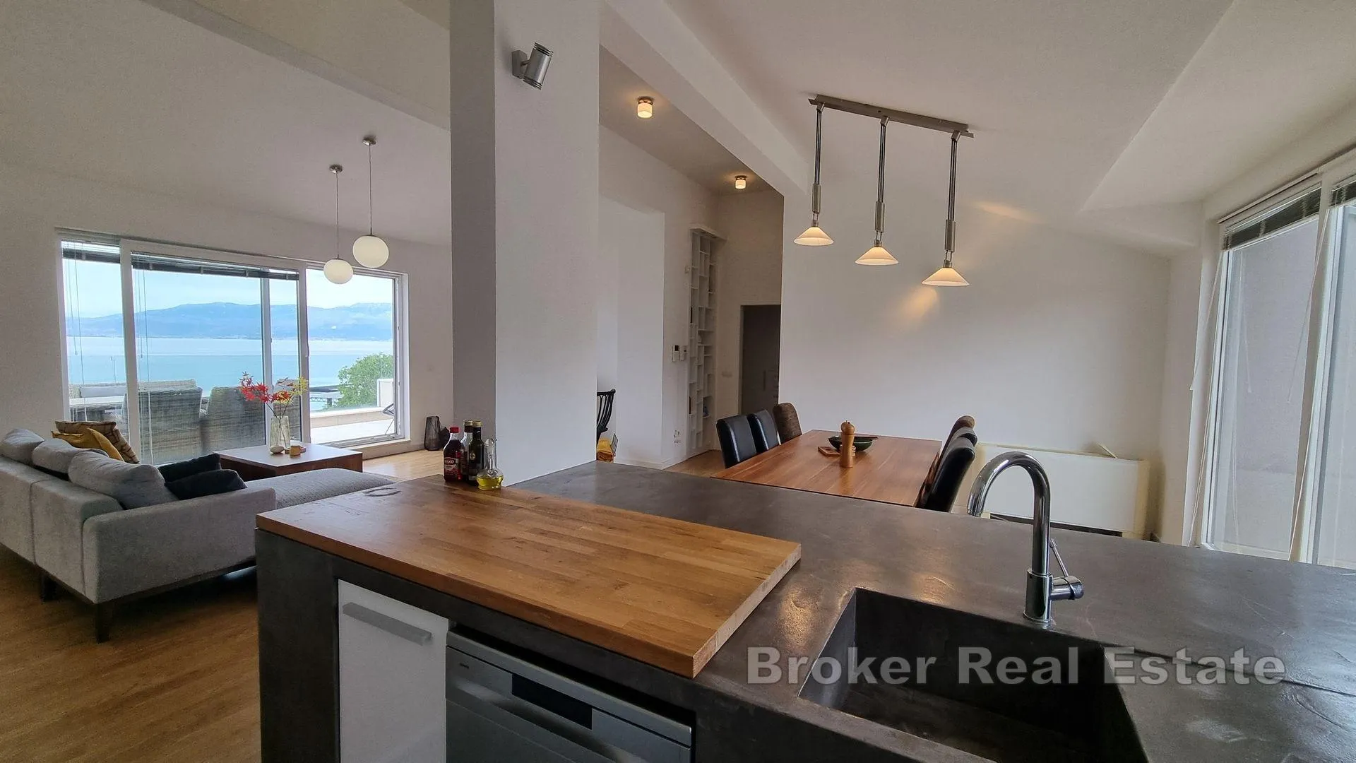 apartmanska kuća u drugom redu do mora - slika 5