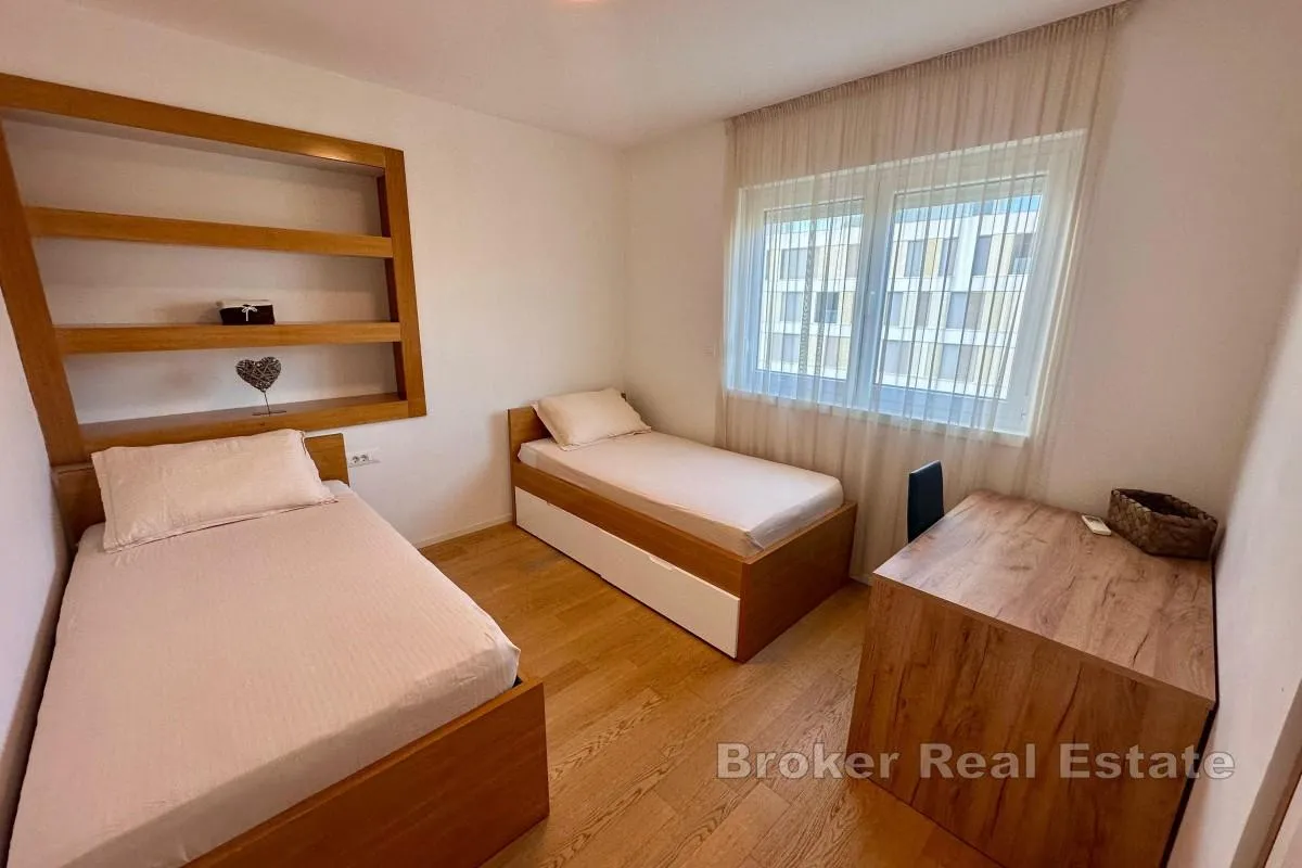 moderan penthouse u neposrednoj blizini mora - slika 7