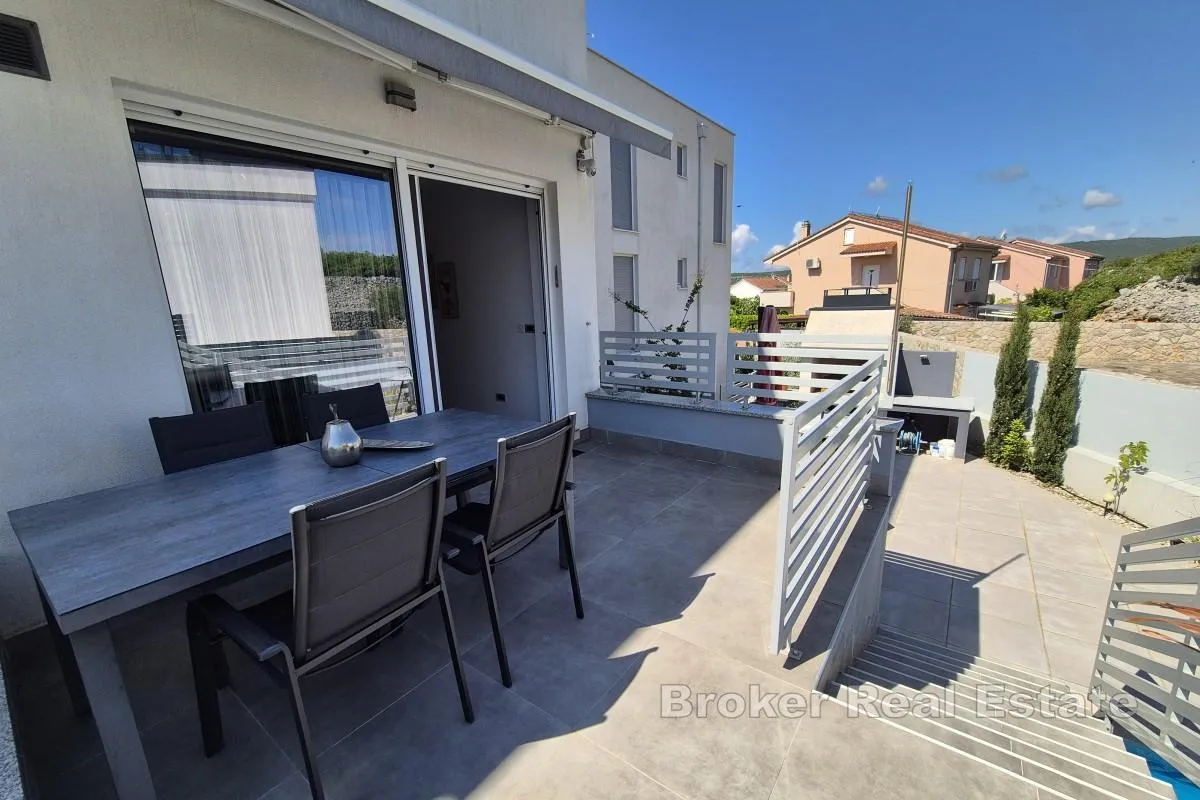 Apartman s bazenom i pogledom na more - Krk
