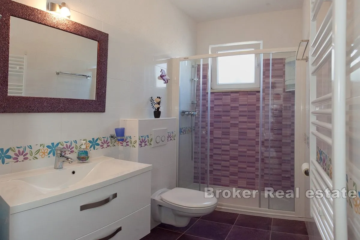 apartmanska kuća drugi red od mora s otvorenim pogledom na more - slika 16