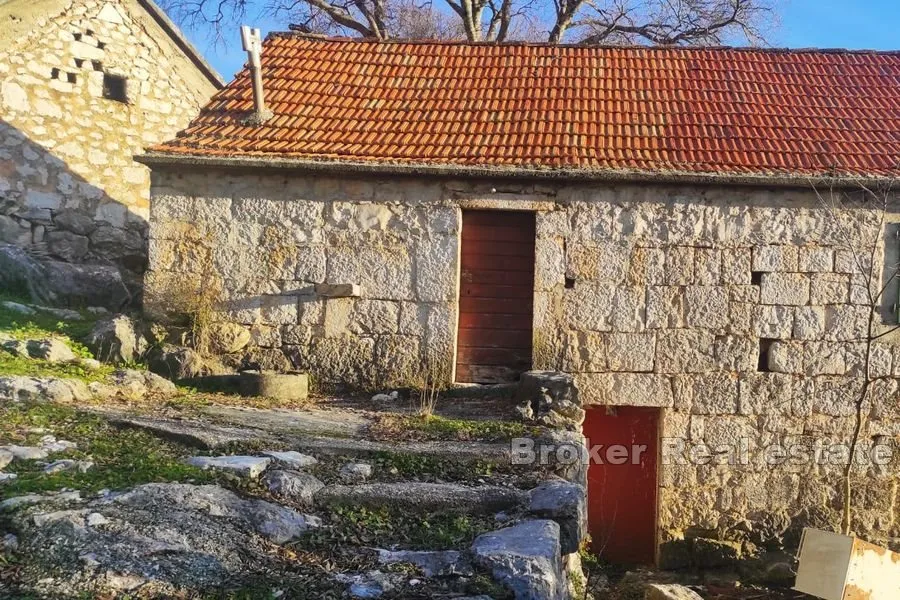kompleks sa dalmatinskim kućicama - slika 3