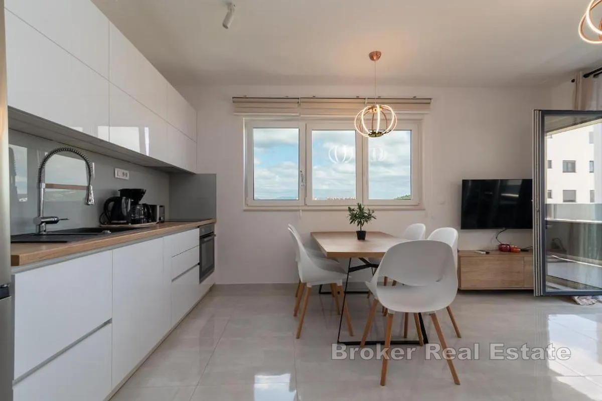 moderan apartman u novogradnji s bazenom - slika 7