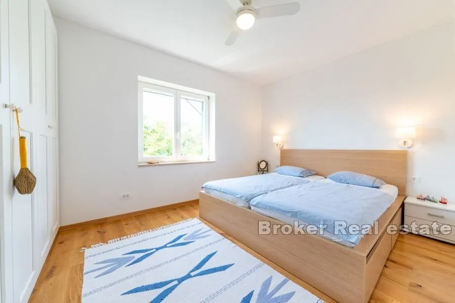 renovirana kamena kuća - slika 10
