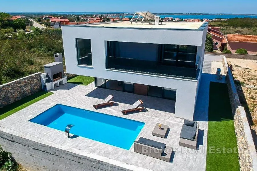 Moderna vila s bazenom - Vrsi